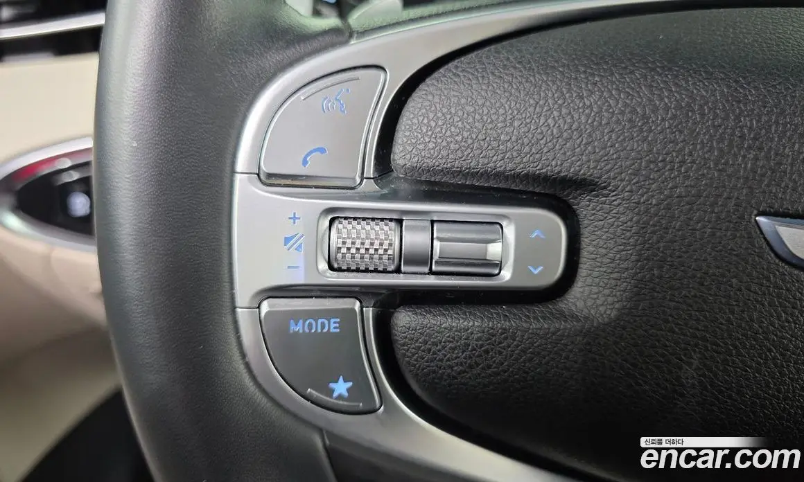 Genesis GV70 2022 2.2 автомат (гидро), фото 19 Genesis GV70 2022 2.2 автомат (гидро), фото 19