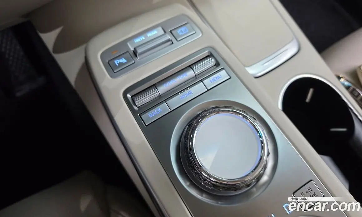 Genesis GV70 2022 2.2 автомат (гидро), фото 25 Genesis GV70 2022 2.2 автомат (гидро), фото 25