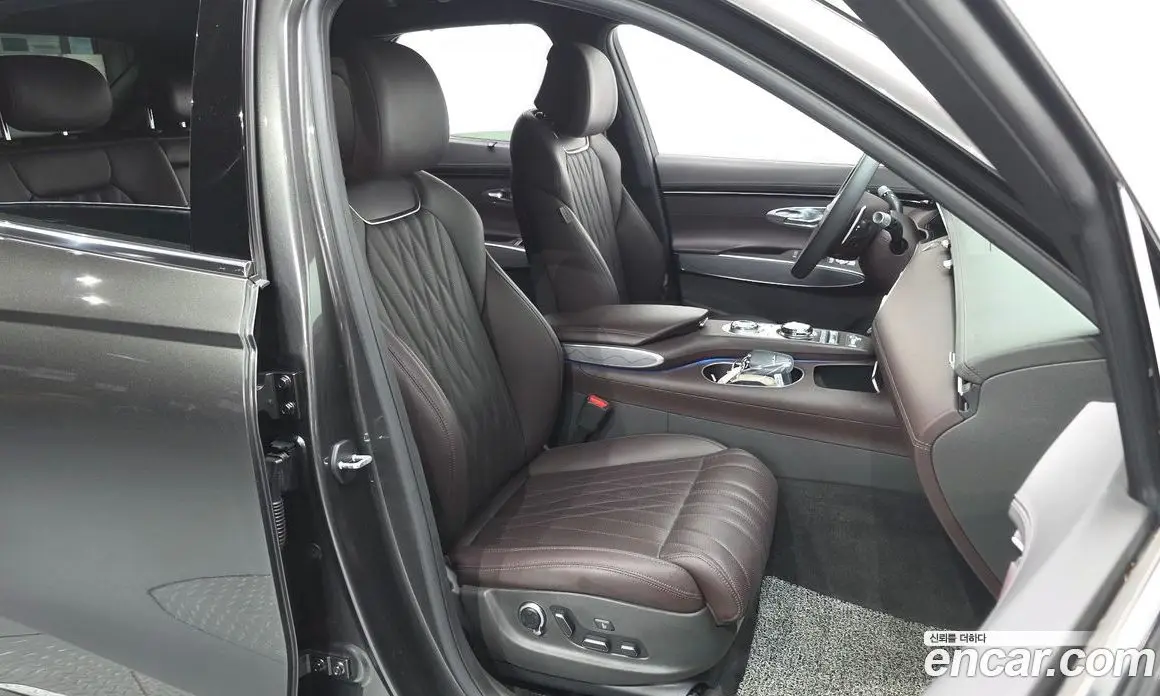 Genesis GV70 2024 2.5 автомат (гидро), фото 16 Genesis GV70 2024 2.5 автомат (гидро), фото 16