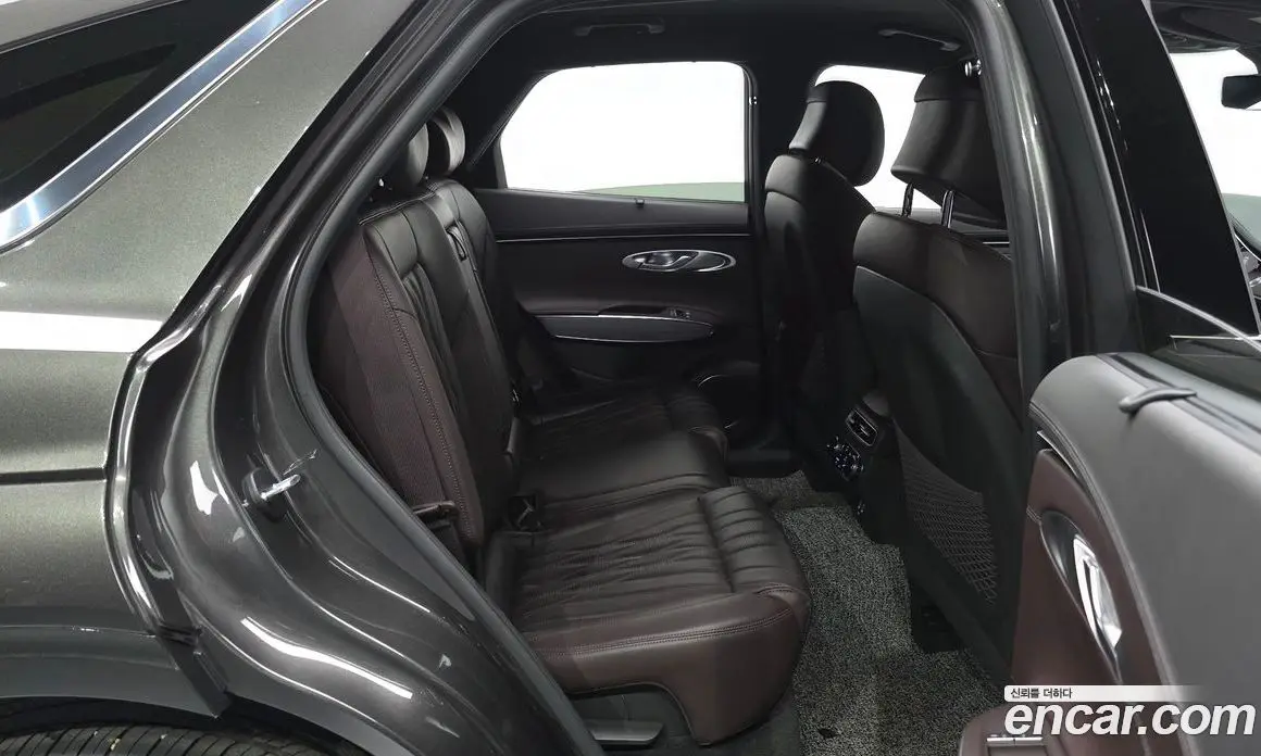 Genesis GV70 2024 2.5 автомат (гидро), фото 17 Genesis GV70 2024 2.5 автомат (гидро), фото 17