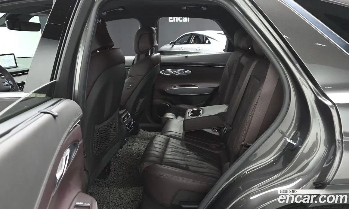 Genesis GV70 2024 2.5 автомат (гидро), фото 18 Genesis GV70 2024 2.5 автомат (гидро), фото 18
