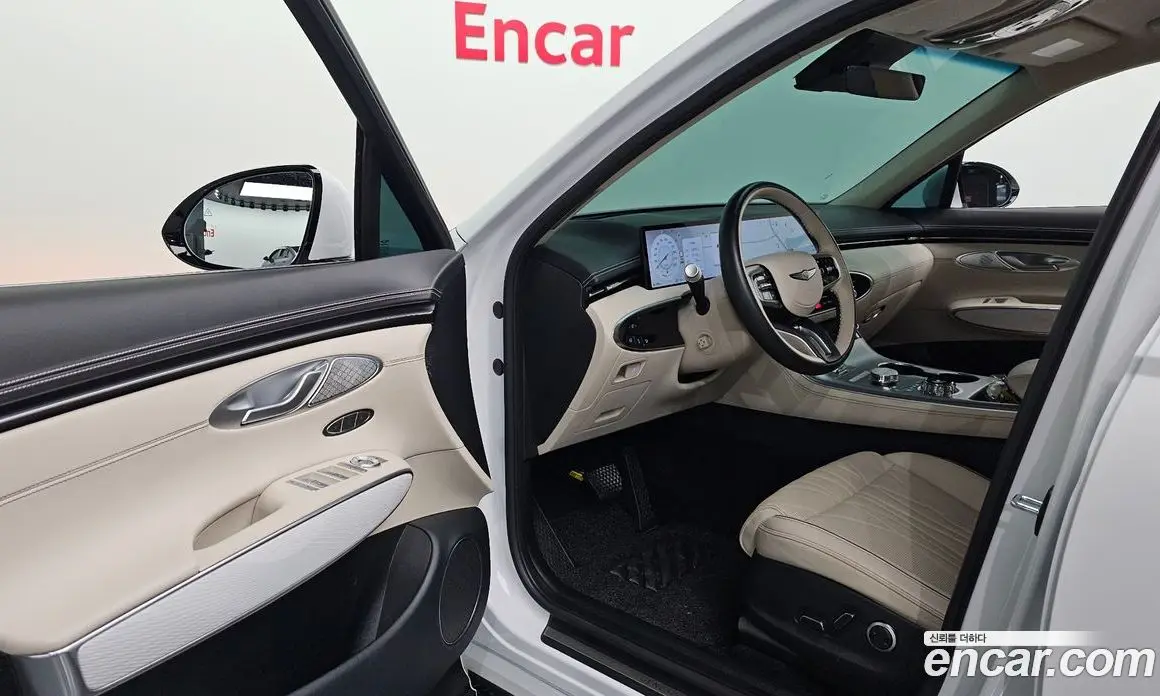 Genesis GV70 2025 2.5 автомат (гидро), фото 12