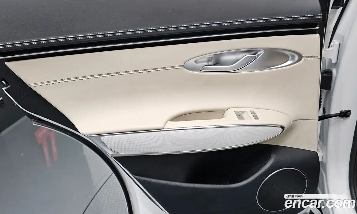Genesis GV70 2025 2.5 автомат (гидро), фото 14