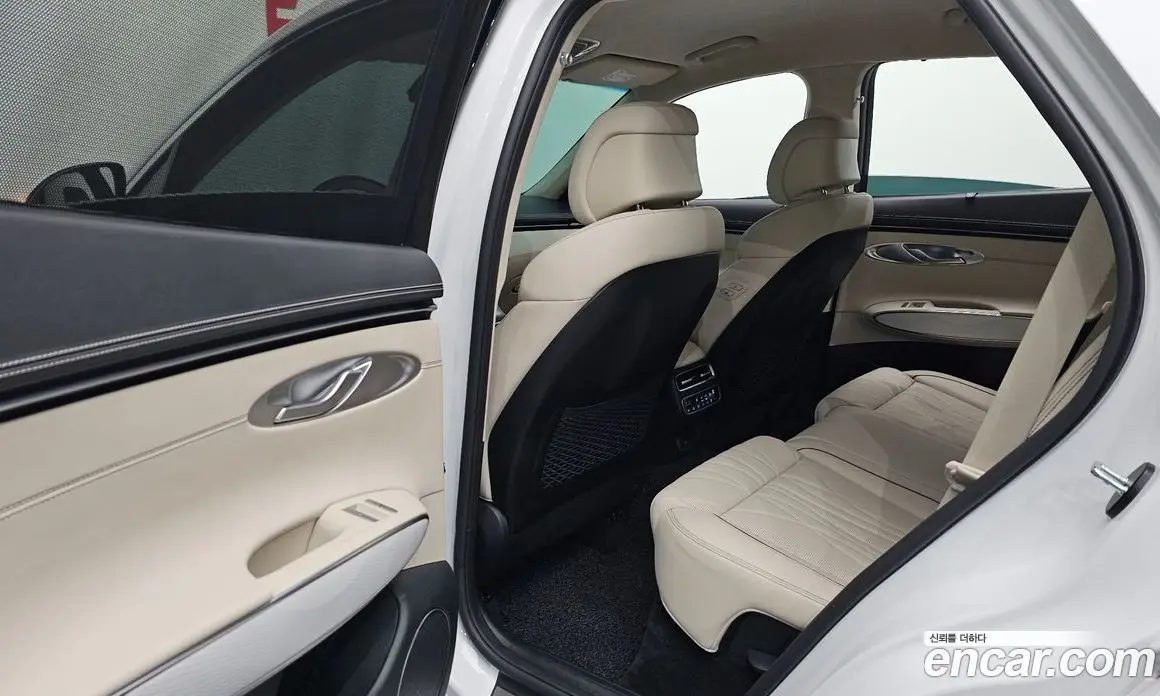 Genesis GV70 2025 2.5 автомат (гидро), фото 17