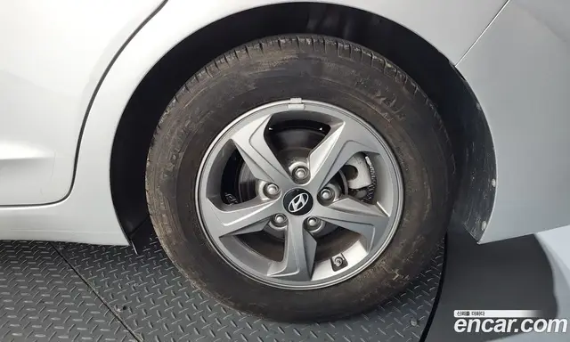 Hyundai Avante 2015 1.6 автомат (гидро), миниатюра 7 Hyundai Avante 2015 1.6 автомат (гидро), миниатюра 7