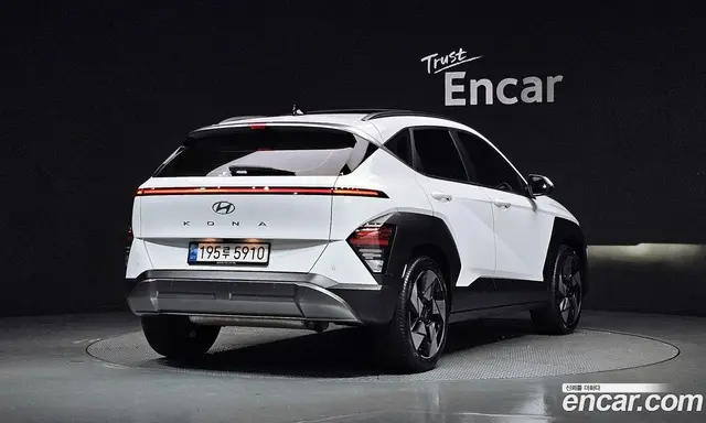 Hyundai Kona 2023 1.6 автомат (гидро), миниатюра 2