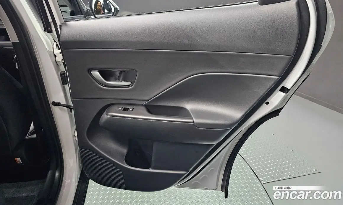 Hyundai Kona 2023 1.6 автомат (гидро), фото 15