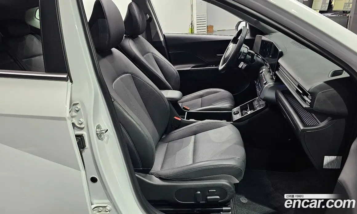 Hyundai Kona 2023 1.6 автомат (гидро), фото 16