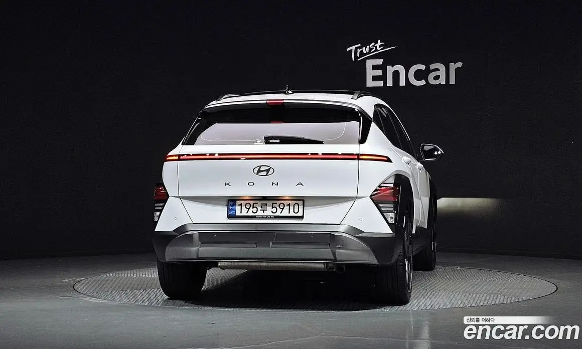 Hyundai Kona 2023 1.6 автомат (гидро), фото 4