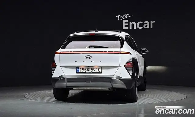 Hyundai Kona 2023 1.6 автомат (гидро), миниатюра 4