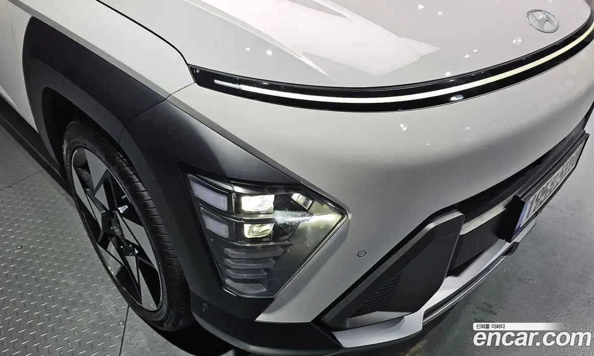 Hyundai Kona 2023 1.6 автомат (гидро), фото 8