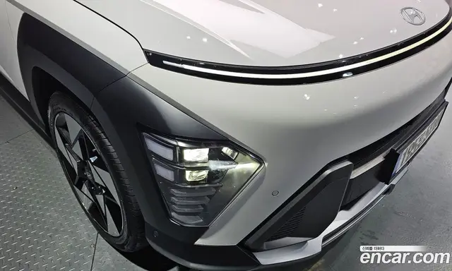 Hyundai Kona 2023 1.6 автомат (гидро), миниатюра 8