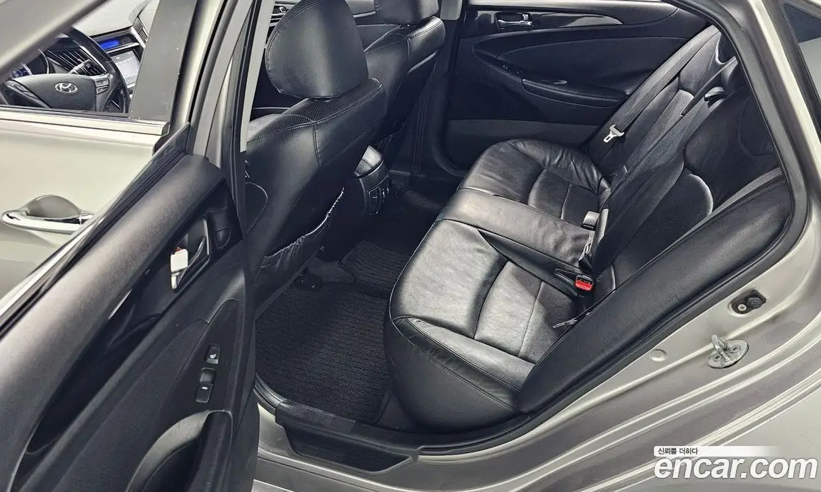 Hyundai Sonata 2010 2.0 автомат (гидро), фото 12 Hyundai Sonata 2010 2.0 автомат (гидро), фото 12