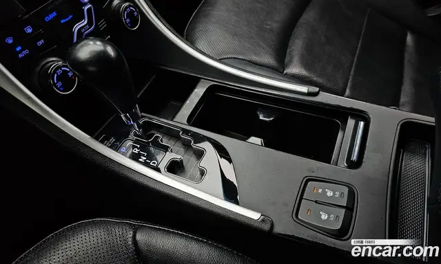 Hyundai Sonata 2010 2.0 автомат (гидро), миниатюра 9 Hyundai Sonata 2010 2.0 автомат (гидро), миниатюра 9