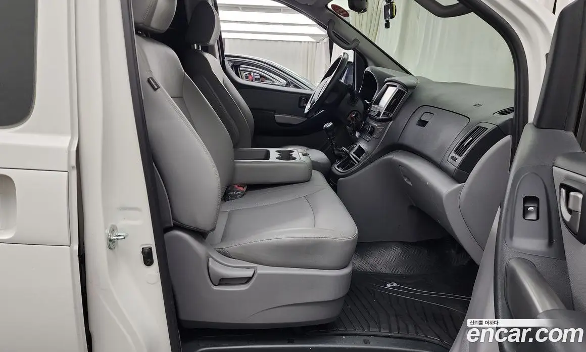 Hyundai Starex 2021 2.5 механика, фото 17 Hyundai Starex 2021 2.5 механика, фото 17