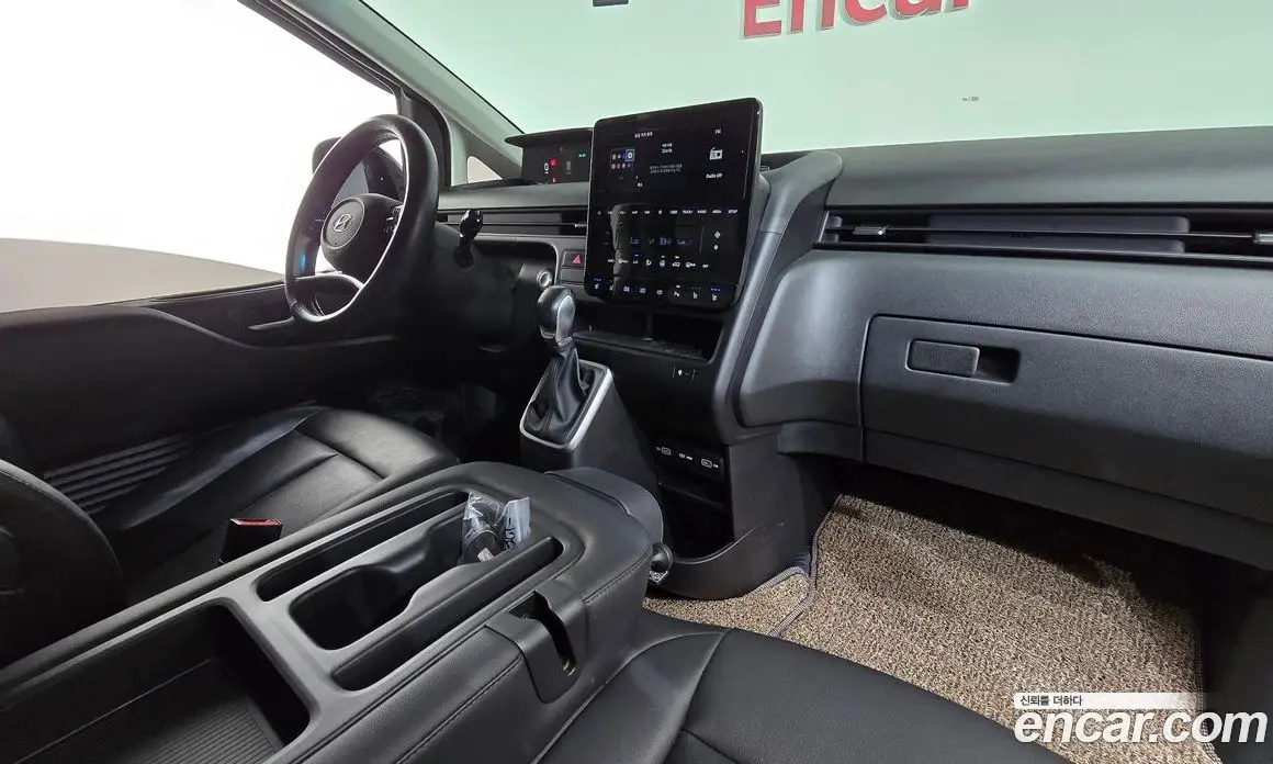 Hyundai Staria 2024 3.5 автомат (гидро), фото 7