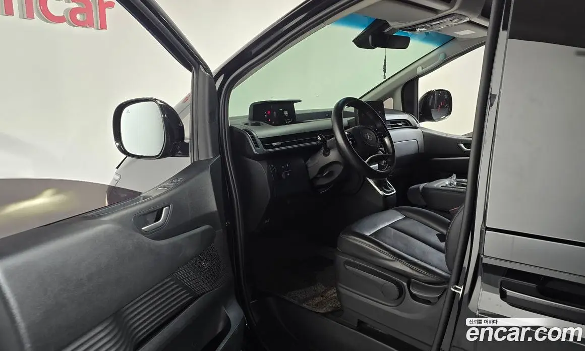 Hyundai Staria 2024 3.5 автомат (гидро), фото 10