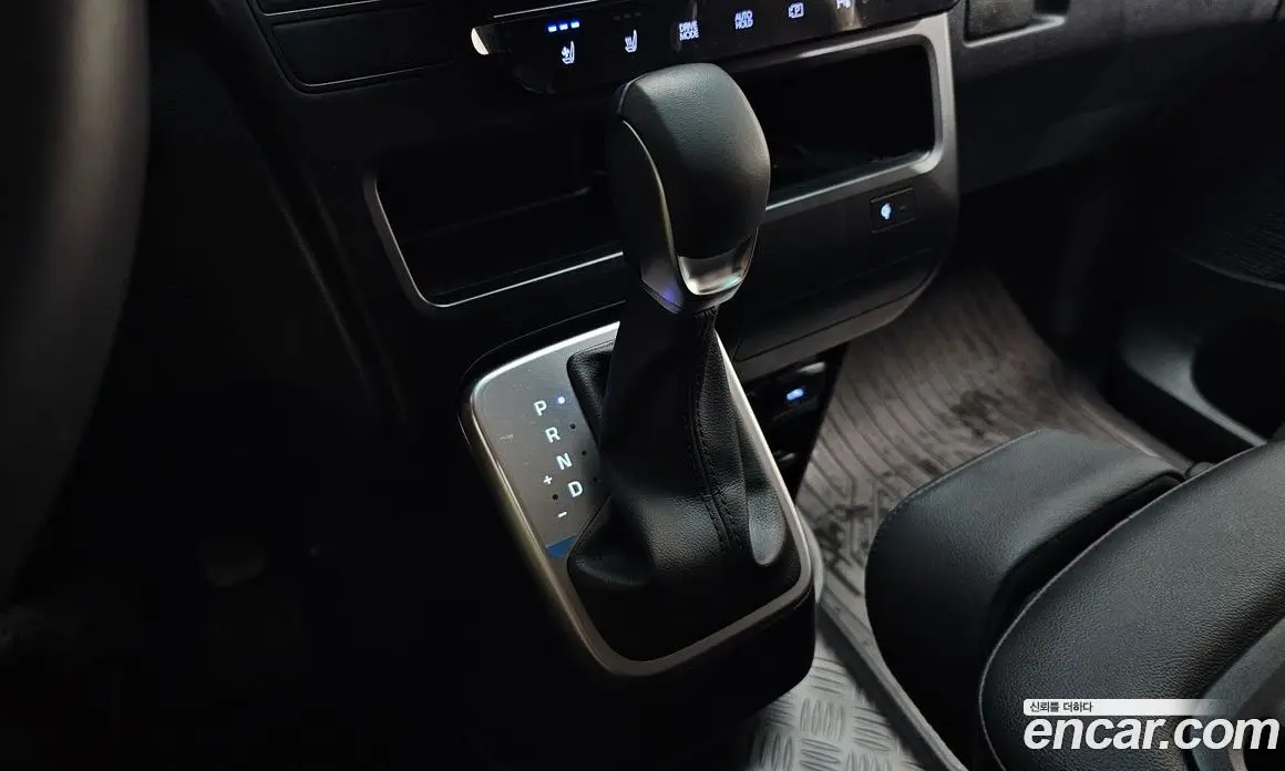 Hyundai Staria 2025 1.6 автомат (гидро), фото 11