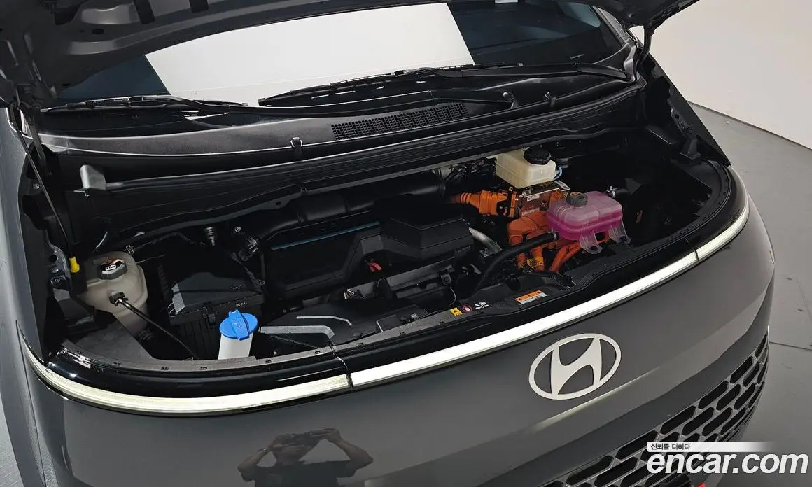 Hyundai Staria 2025 1.6 автомат (гидро), фото 5