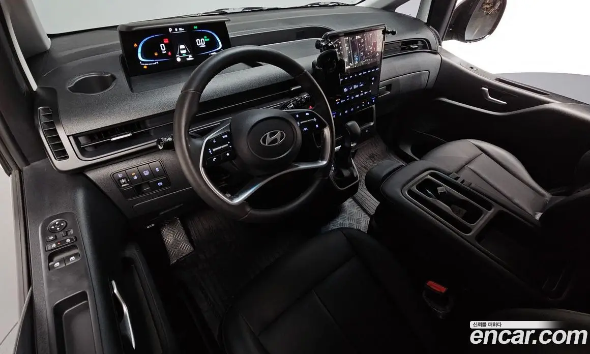 Hyundai Staria 2025 1.6 автомат (гидро), фото 9
