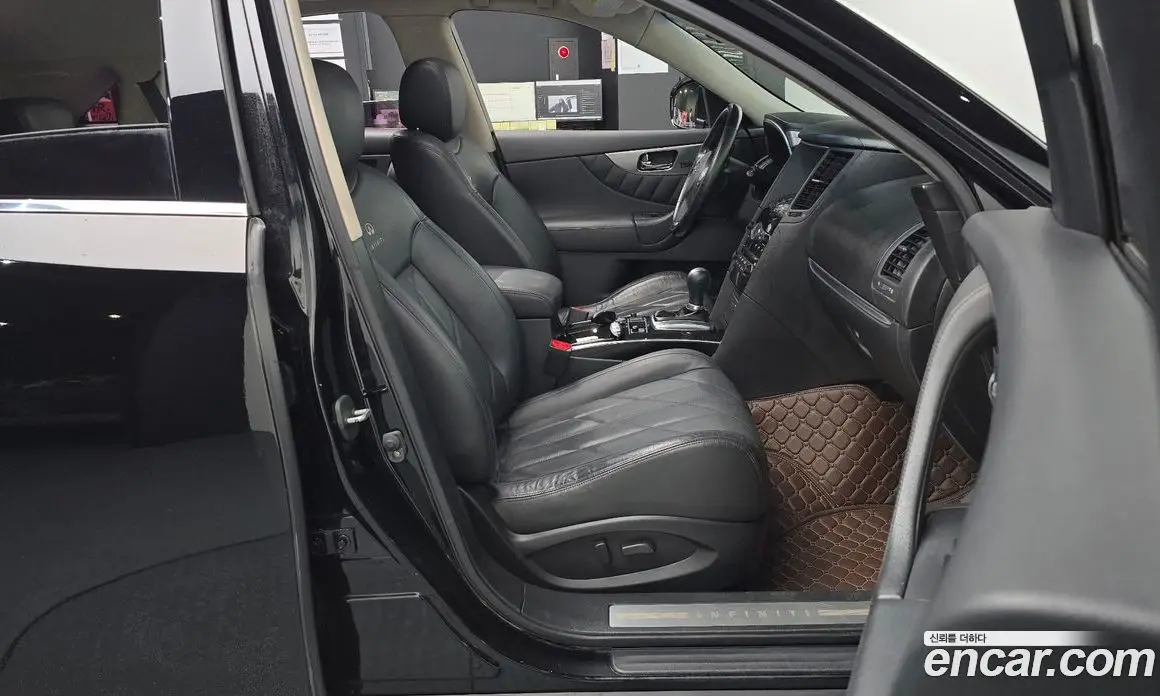 Infiniti FX 2010 3.5 автомат (гидро), фото 15 Infiniti FX 2010 3.5 автомат (гидро), фото 15