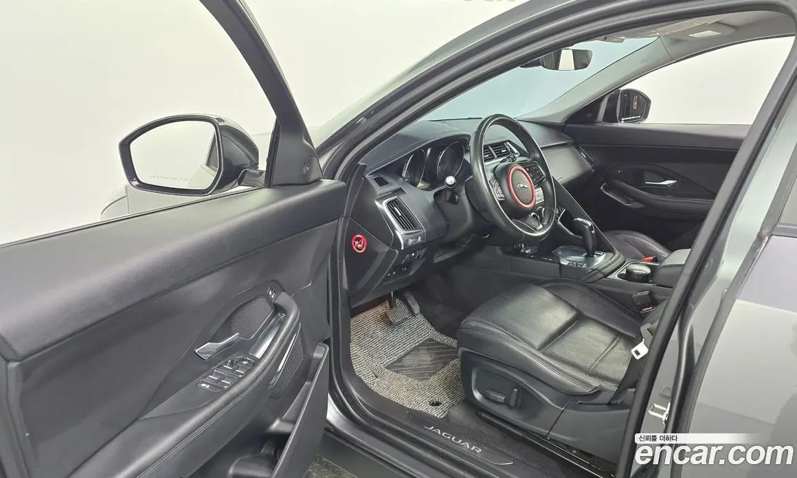 Jaguar E-Pace 2018 2.0 автомат (гидро), фото 13