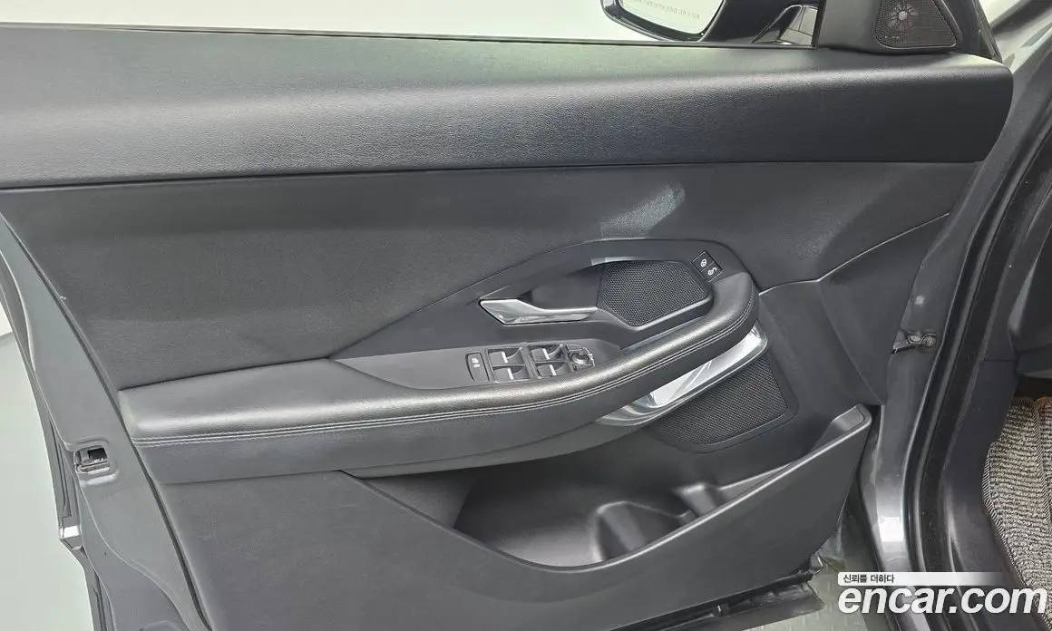 Jaguar E-Pace 2018 2.0 автомат (гидро), фото 14