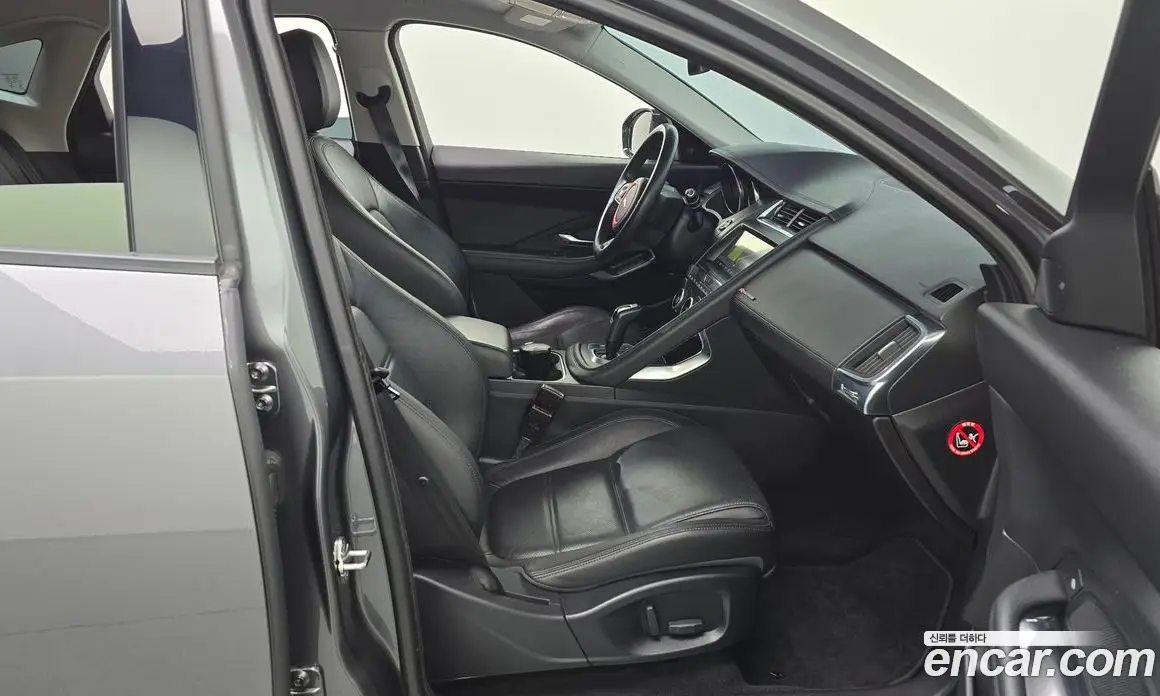 Jaguar E-Pace 2018 2.0 автомат (гидро), фото 16