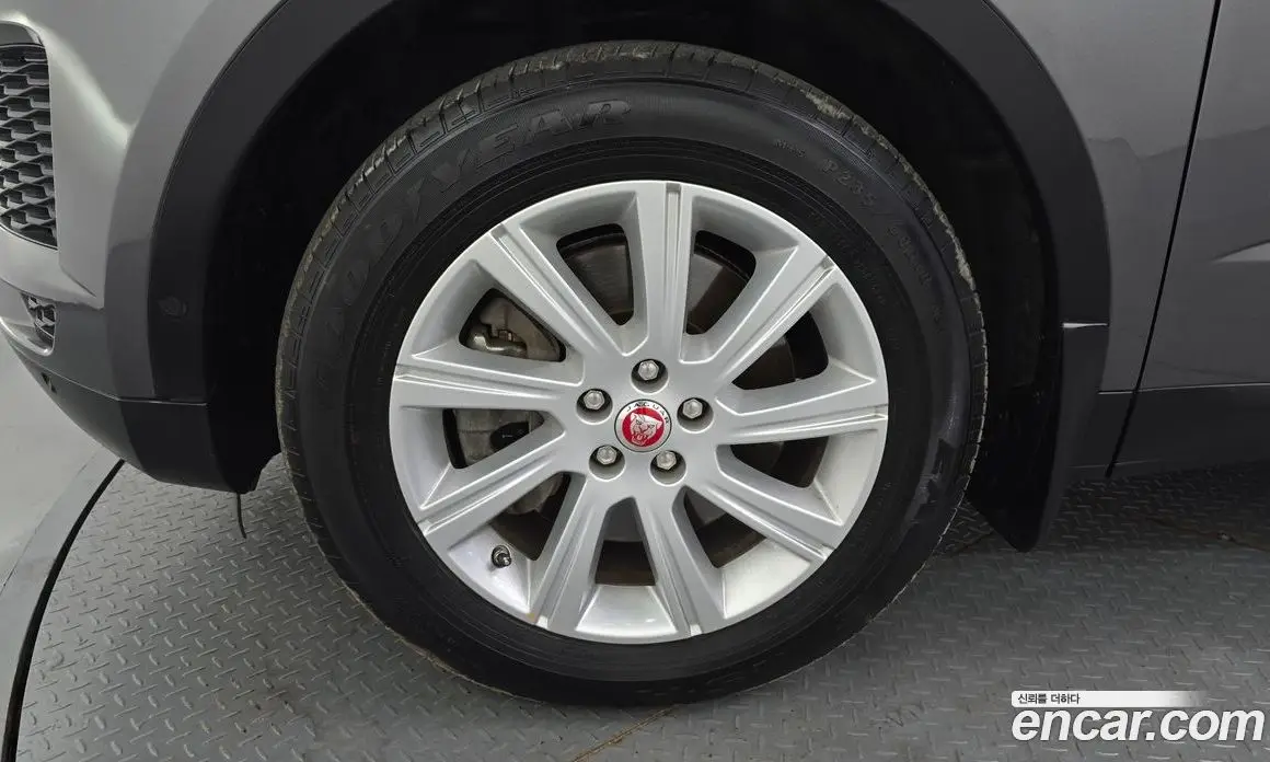 Jaguar E-Pace 2018 2.0 автомат (гидро), фото 5