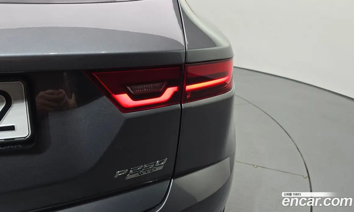 Jaguar E-Pace 2018 2.0 автомат (гидро), фото 9
