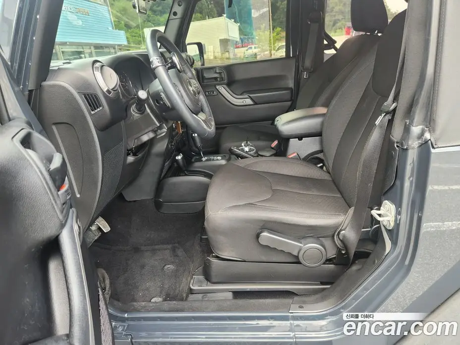 Jeep Wrangler 2017 3.6 автомат (гидро), фото 12 Jeep Wrangler 2017 3.6 автомат (гидро), фото 12