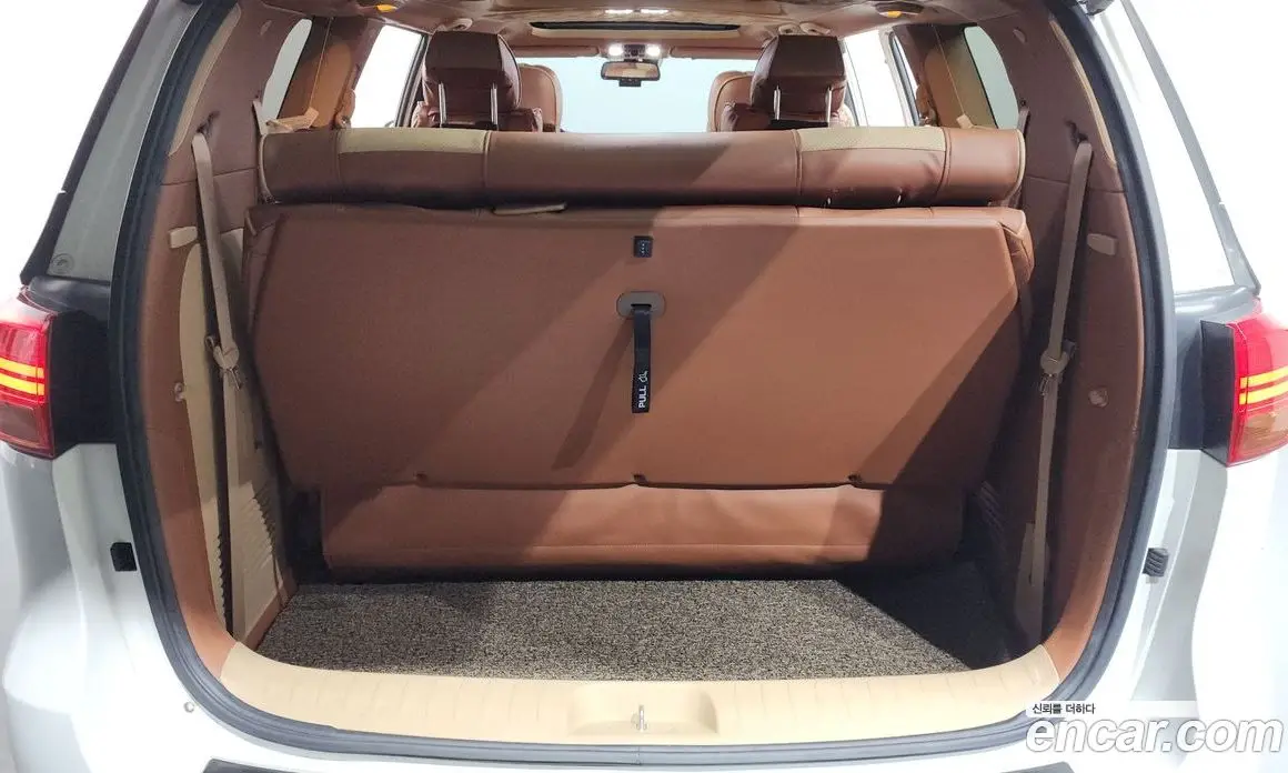 Kia Carnival 2017 2.2 автомат (гидро), фото 26 Kia Carnival 2017 2.2 автомат (гидро), фото 26
