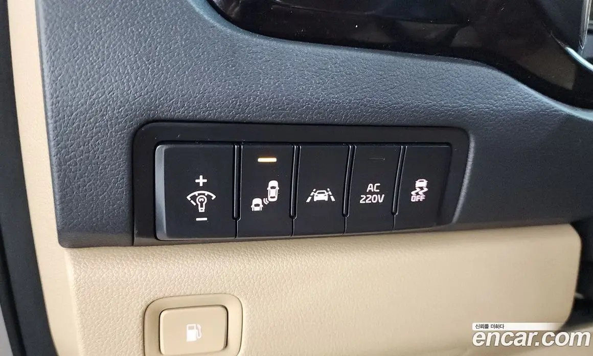 Kia Carnival 2017 2.2 автомат (гидро), фото 28 Kia Carnival 2017 2.2 автомат (гидро), фото 28