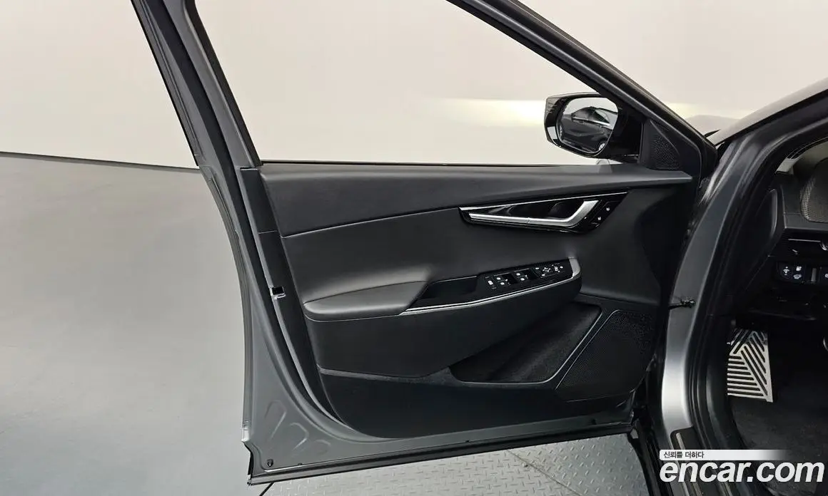Kia EV6 2023 0.1 автомат (гидро), фото 14 Kia EV6 2023 0.1 автомат (гидро), фото 14