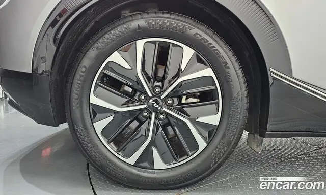 Kia EV6 2023 0.1 автомат (гидро), миниатюра 5 Kia EV6 2023 0.1 автомат (гидро), миниатюра 5