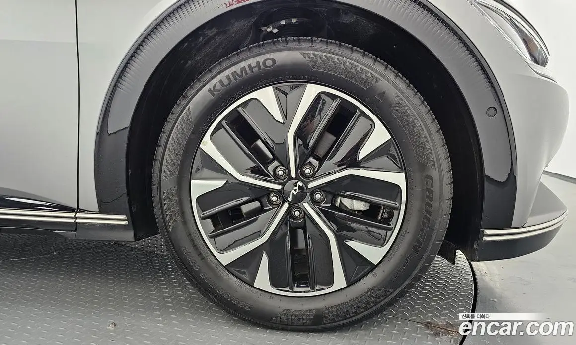 Kia EV6 2023 0.1 автомат (гидро), фото 7 Kia EV6 2023 0.1 автомат (гидро), фото 7