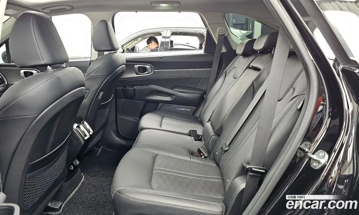 Kia Sorento 2023 2.5 автомат (гидро), фото 16 Kia Sorento 2023 2.5 автомат (гидро), фото 16