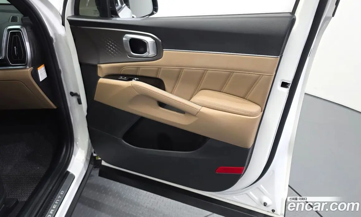 Kia Sorento 2024 1.6 автомат (гидро), фото 14 Kia Sorento 2024 1.6 автомат (гидро), фото 14