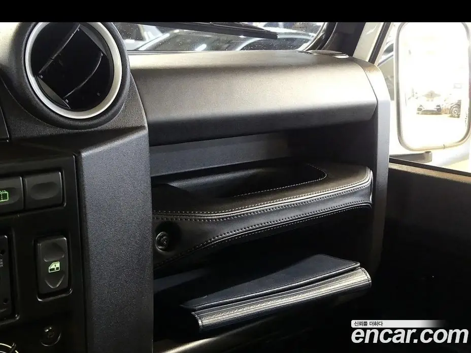 Land Rover Defender 2010 2.4 автомат (гидро), фото 17 Land Rover Defender 2010 2.4 автомат (гидро), фото 17