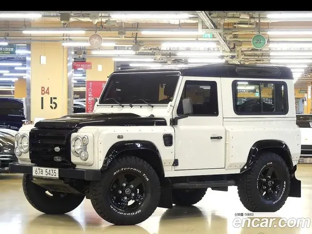 Land Rover Defender 2010 2.4 автомат (гидро), миниатюра 3 Land Rover Defender 2010 2.4 автомат (гидро), миниатюра 3