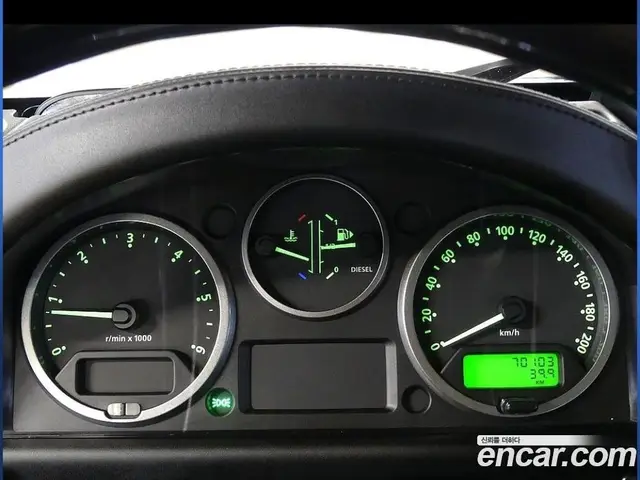 Land Rover Defender 2010 2.4 автомат (гидро), миниатюра 8 Land Rover Defender 2010 2.4 автомат (гидро), миниатюра 8