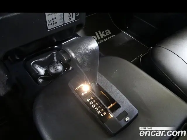 Land Rover Defender 2010 2.4 автомат (гидро), миниатюра 9 Land Rover Defender 2010 2.4 автомат (гидро), миниатюра 9