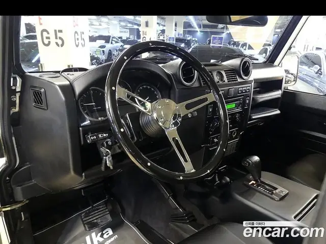 Land Rover Defender 2010 2.4 автомат (гидро), миниатюра 10 Land Rover Defender 2010 2.4 автомат (гидро), миниатюра 10