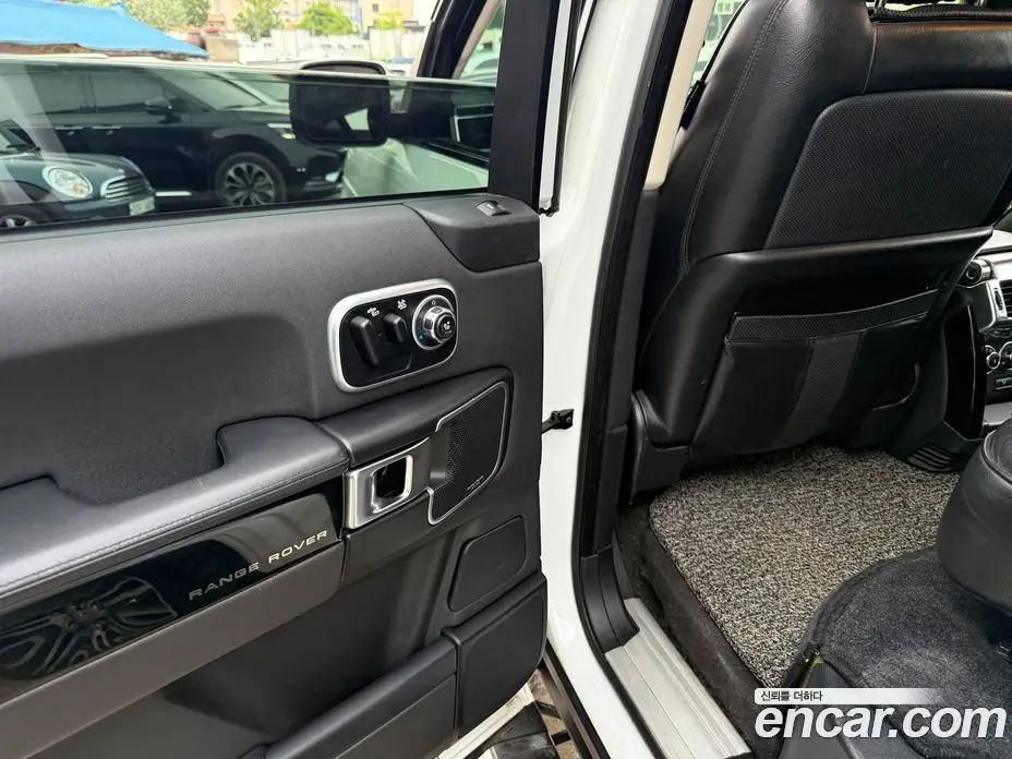 Land Rover Range Rover 2012 4.4 автомат (гидро), фото 17 Land Rover Range Rover 2012 4.4 автомат (гидро), фото 17