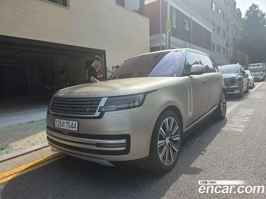 Land Rover Range Rover 2023 4.4 автомат (гидро), фото 1 Land Rover Range Rover 2023 4.4 автомат (гидро), фото 1
