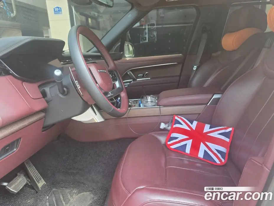 Land Rover Range Rover 2023 4.4 автомат (гидро), фото 10 Land Rover Range Rover 2023 4.4 автомат (гидро), фото 10