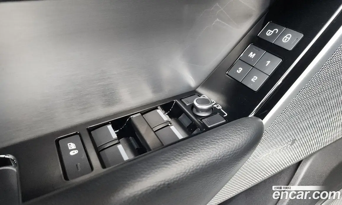 Land Rover Range Rover Velar 2018 3.0 автомат (гидро), фото 38 Land Rover Range Rover Velar 2018 3.0 автомат (гидро), фото 38