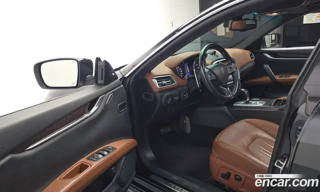 Maserati Ghibli 2014 3.0 автомат (гидро), миниатюра 10 Maserati Ghibli 2014 3.0 автомат (гидро), миниатюра 10