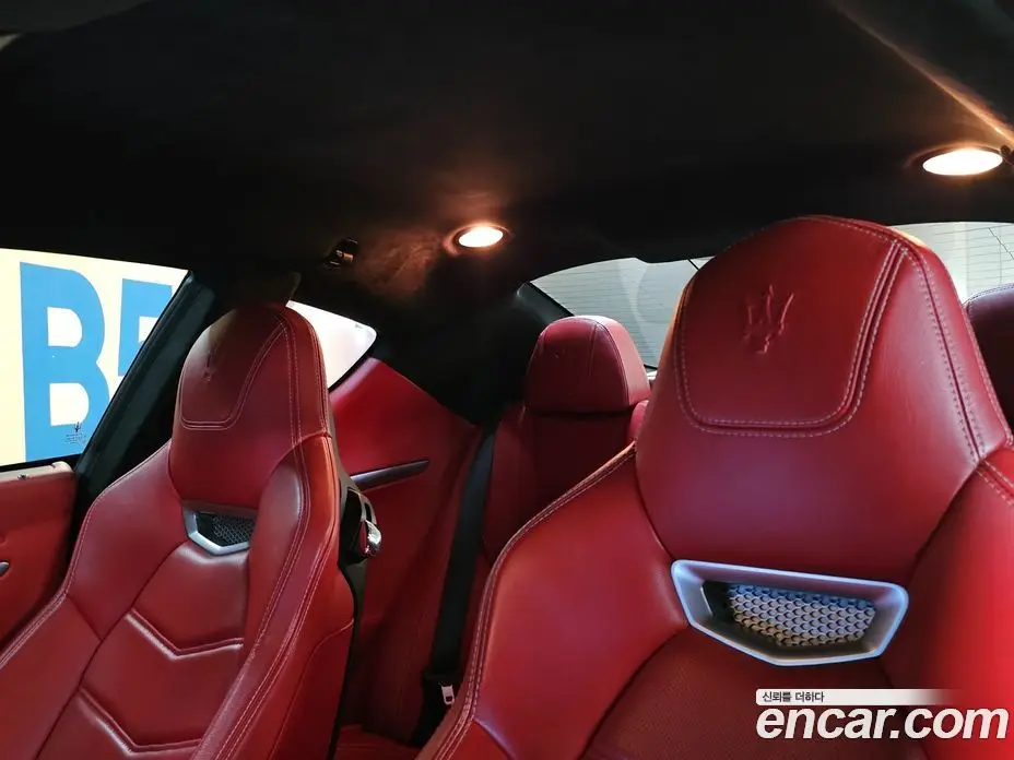 Maserati GranTurismo 2012 4.7 автомат (гидро), фото 12 Maserati GranTurismo 2012 4.7 автомат (гидро), фото 12