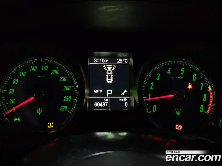 Maserati GranTurismo 2012 4.7 автомат (гидро), фото 20 Maserati GranTurismo 2012 4.7 автомат (гидро), фото 20
